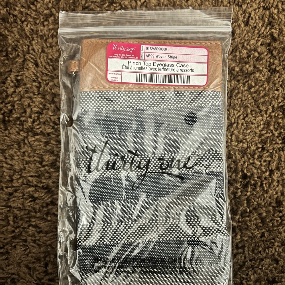 Thirty-One Blue and White Eyeglasses Case